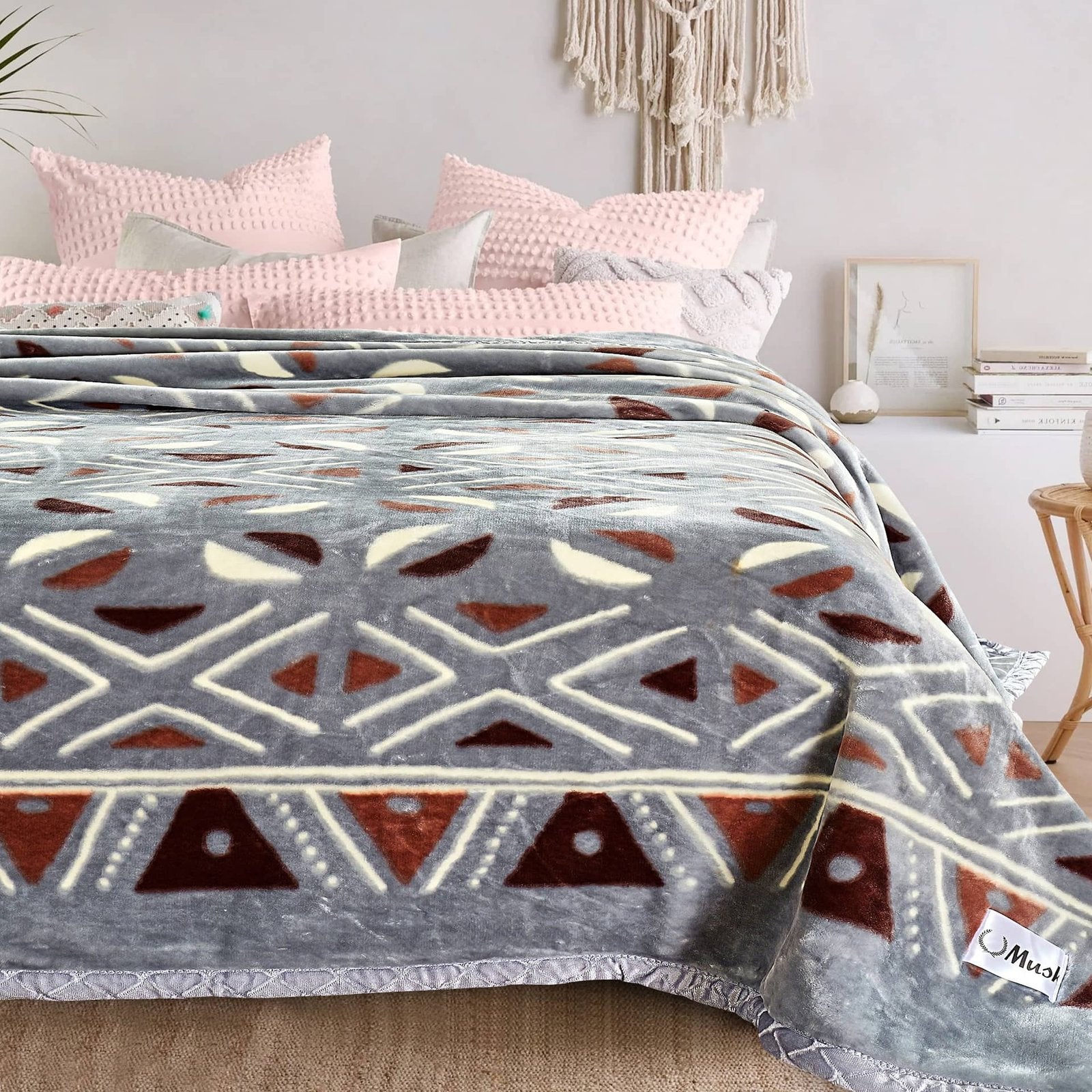 Super Soft 4kg 220 x 240 Mink Blanket – Geometric Sands