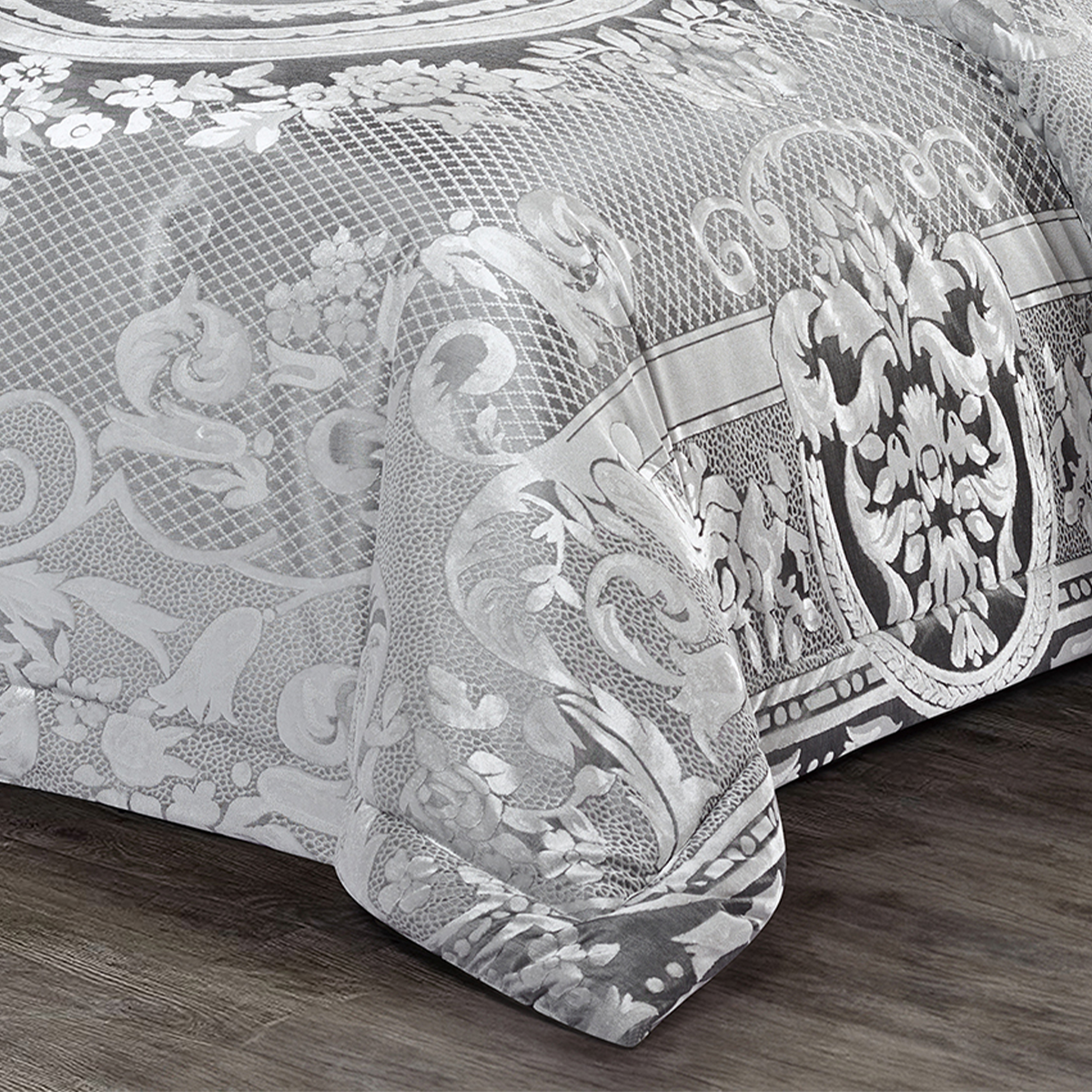 10 Pcs Luxury Bedding Gift Set – Grey Medallion