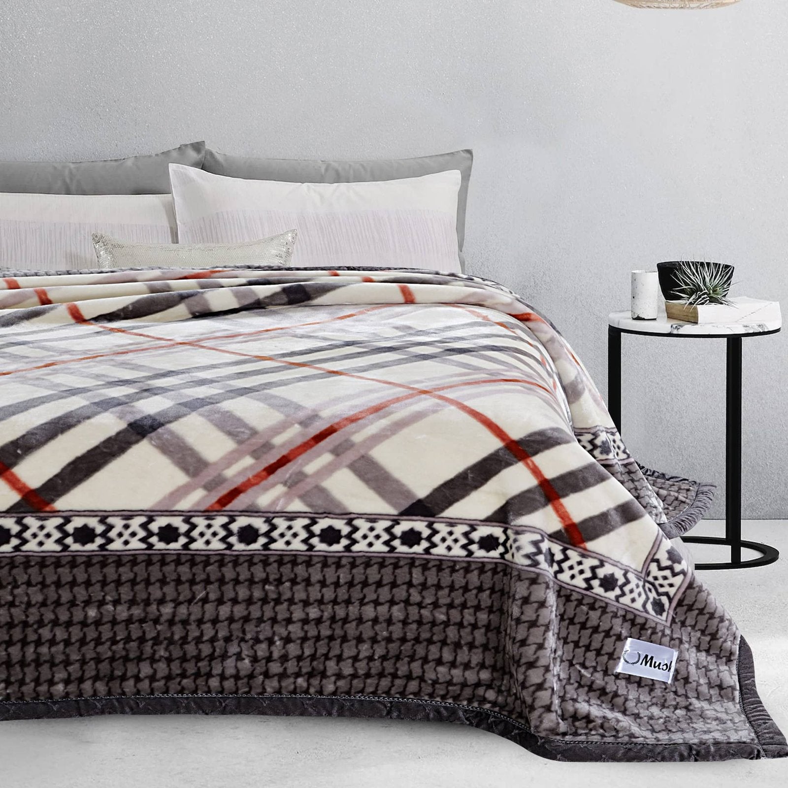 Super Soft 4kg 220 x 240 Mink Blanket – Classic Cozy Plaid