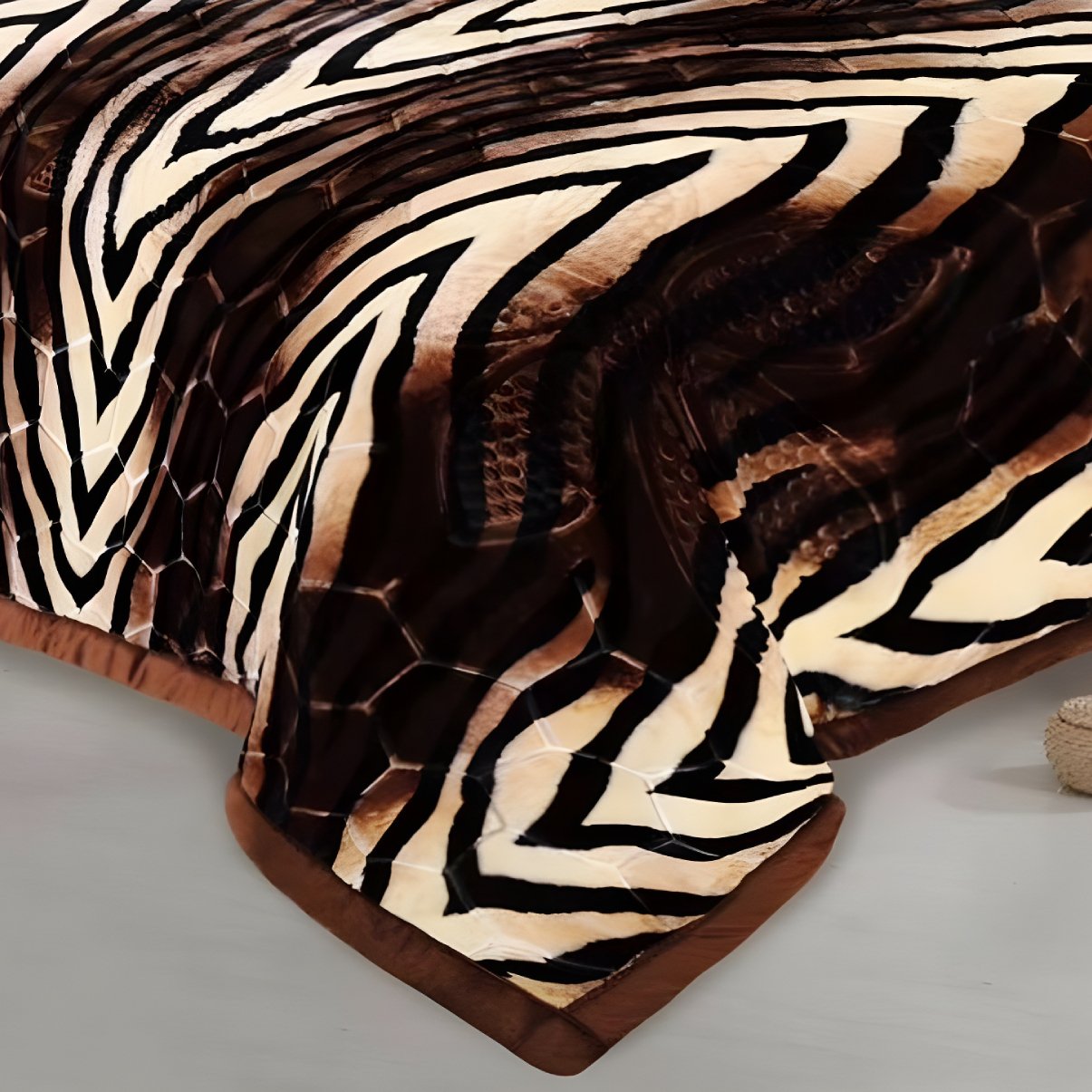 Super Soft 4kg 220 x 240 Mink Blanket – Brown Zebra Stripes