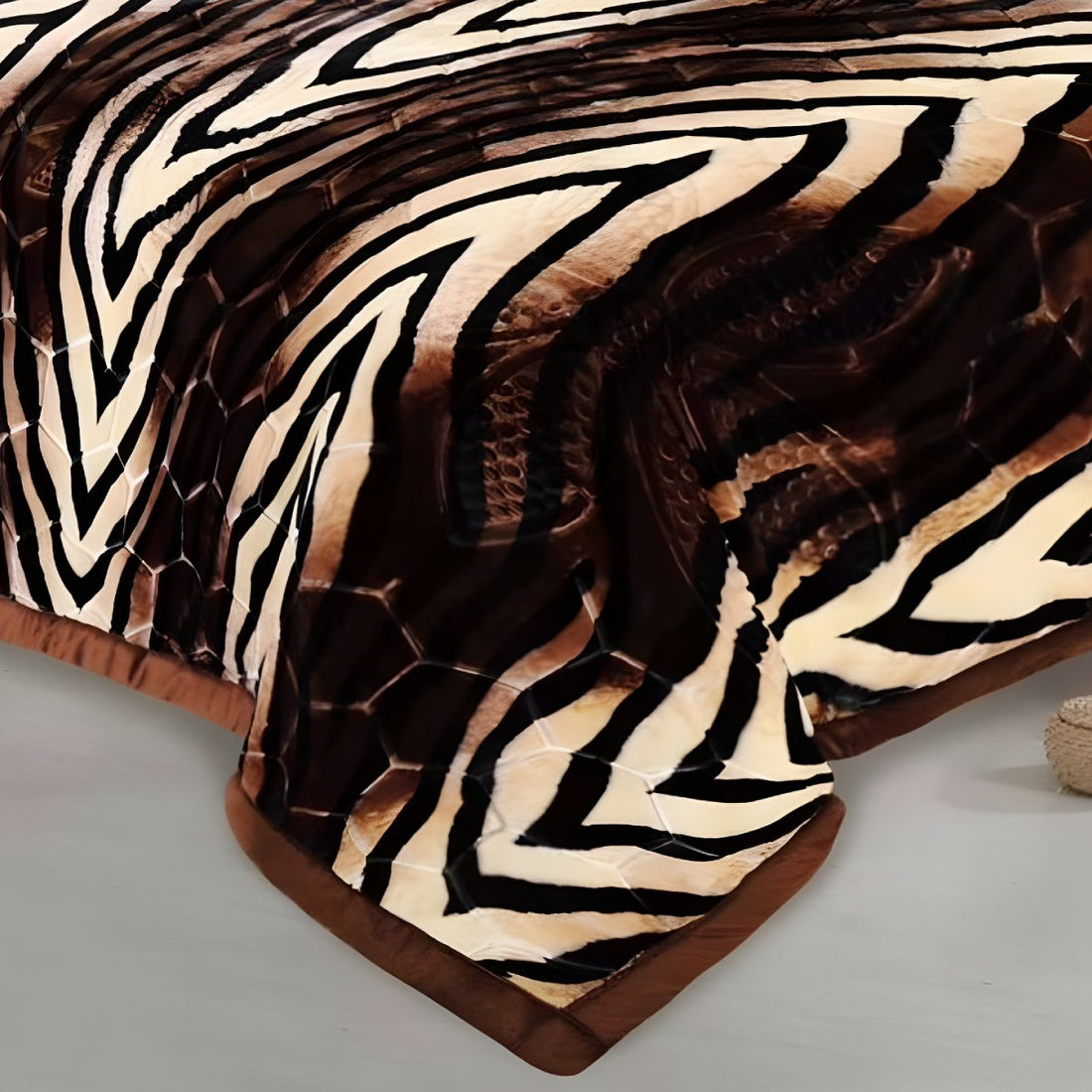 Super Soft 4kg 220 x 240 Mink Blanket – Brown Zebra Stripes