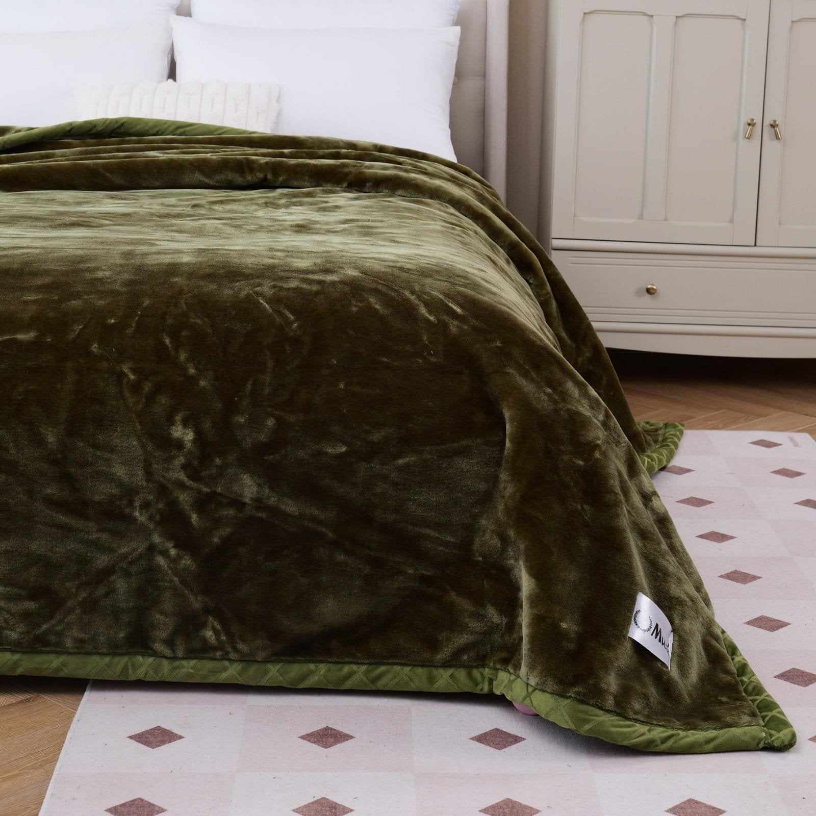 Super Soft 4kg 220 x 240 Mink Blanket – Pure Olive Plush