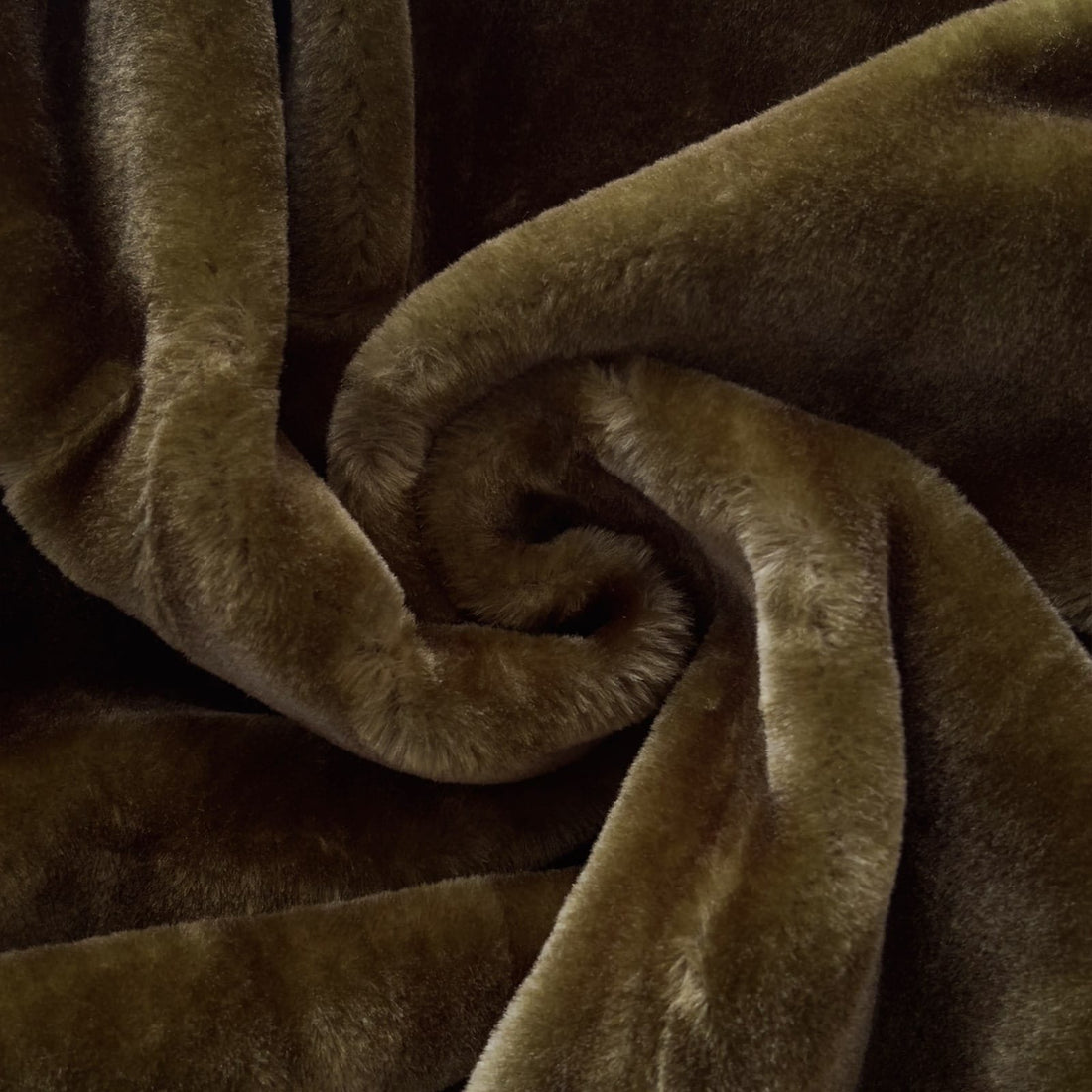 Super Soft 4kg 220 x 240 Mink Blanket – Pure Olive Plush