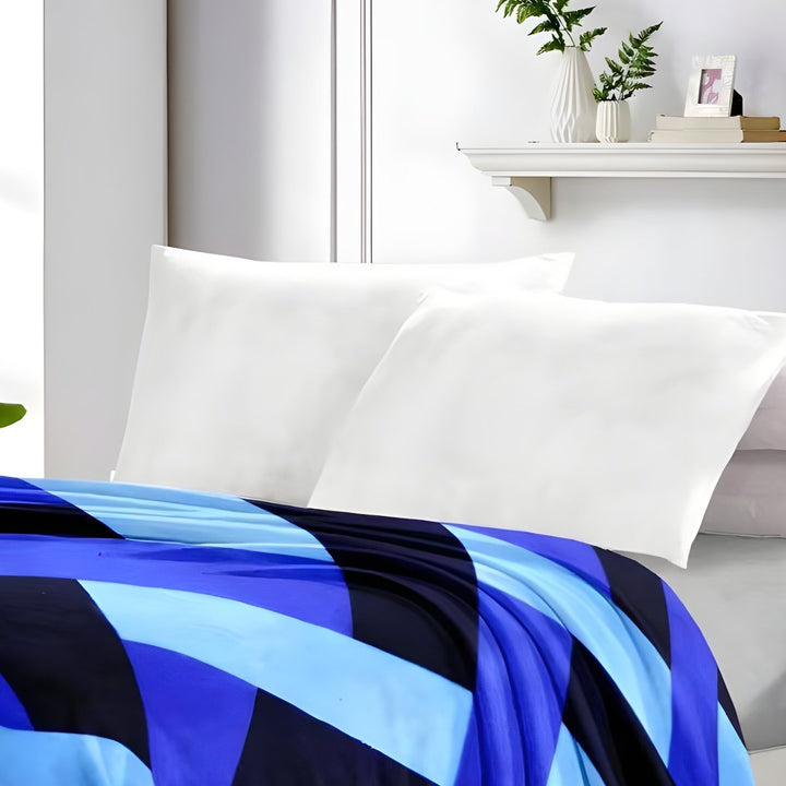 Super Soft 4kg 220 x 240 Mink Blanket – Geometric blue and black