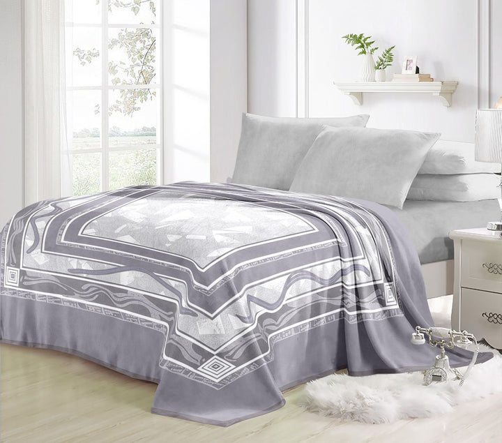 Super Soft 4kg 220 x 240 Mink Blanket – Geometric Grey