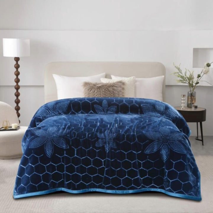 Super Soft 4kg Mink Blanket – Blue Floral Hexa Design