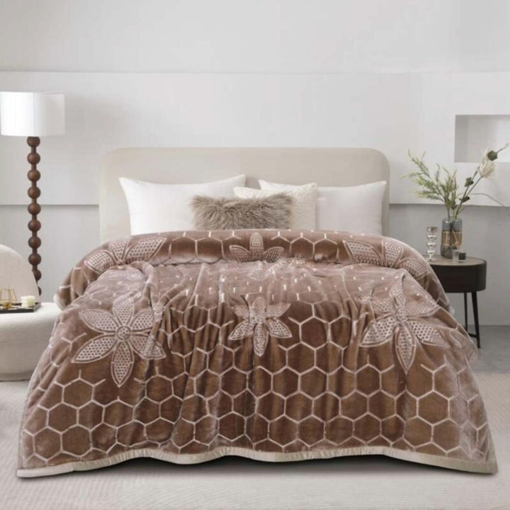 Super Soft 4kg Mink Blanket – Brown Floral Hexa Design