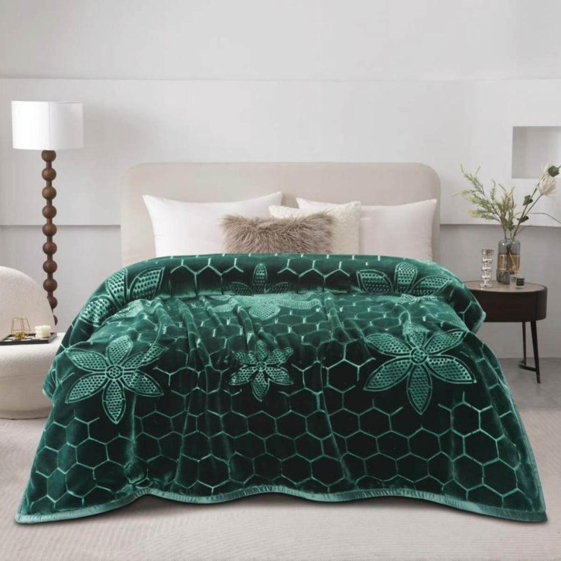 Super Soft 4kg Mink Blanket – Green Floral Hexa Design