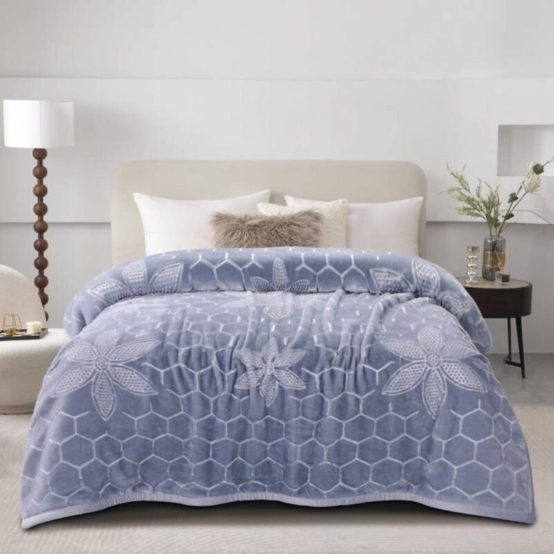 Super Soft 4kg Mink Blanket – Light Blue Floral Hexa Design