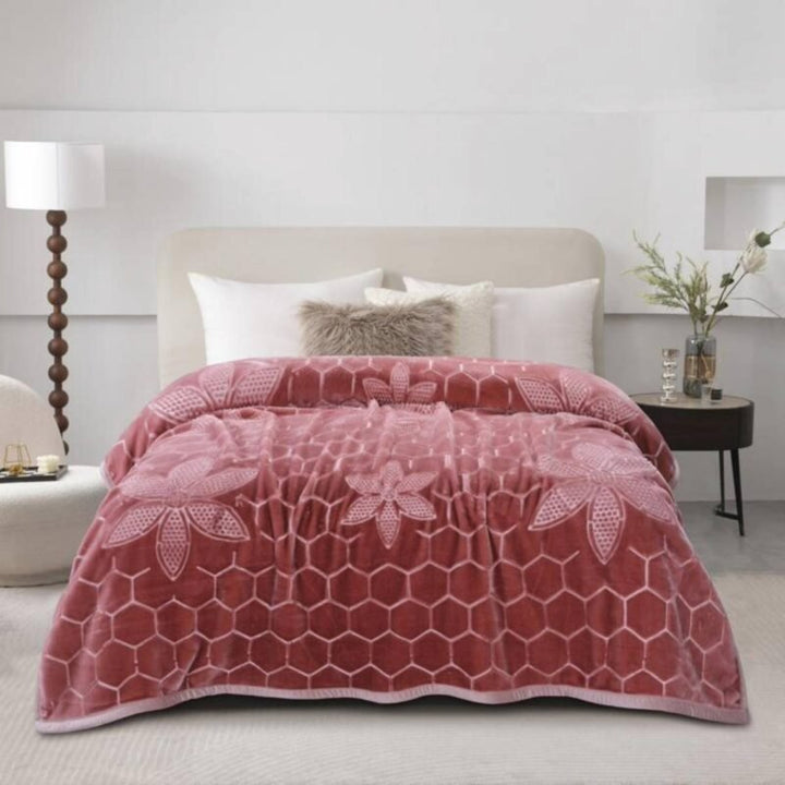 Super Soft 4kg Mink Blanket – Pink Floral Hexa Design