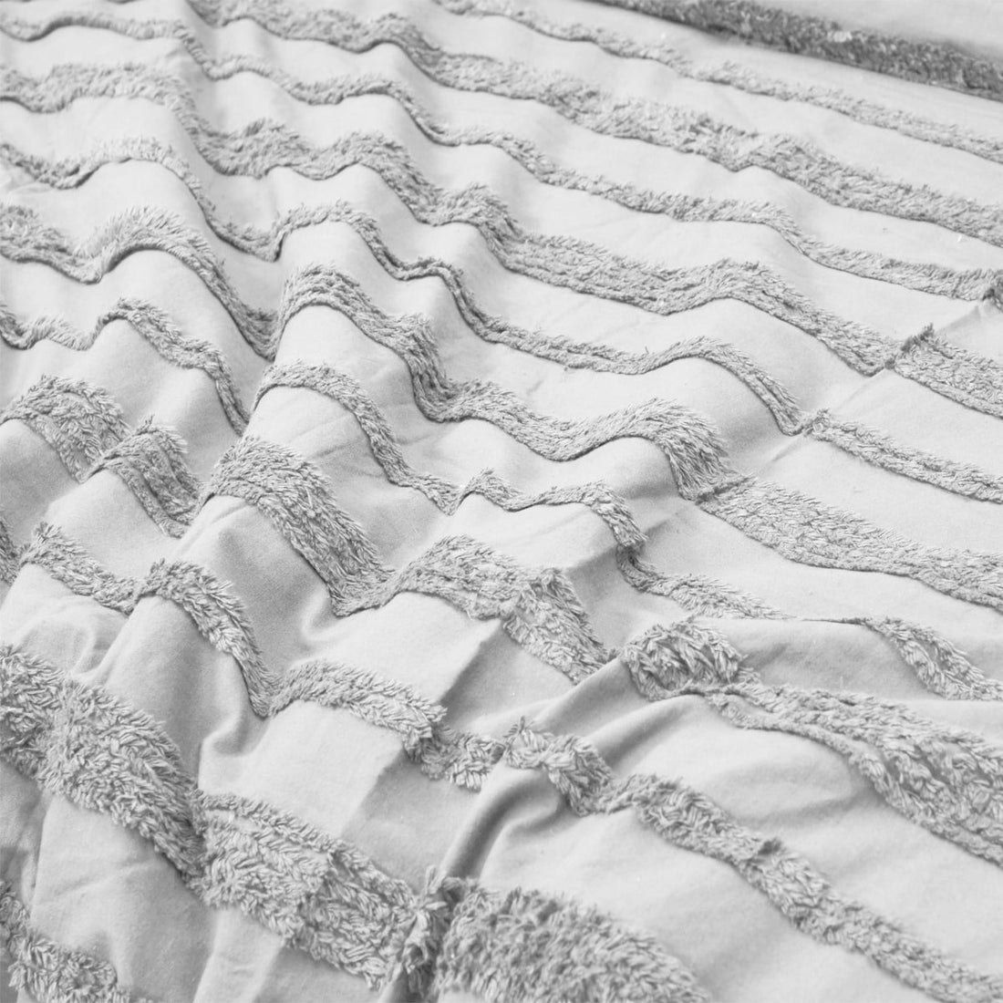 Tufted 3 Pcs Quilt Cover Set – White